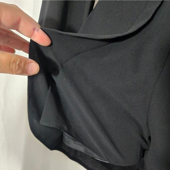 Express long sheer sleeve v-neck romper Black Sz 2 - Picture 8 of 14